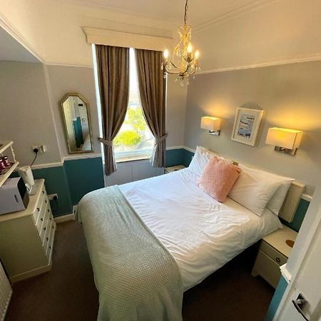 Bayliss Hall Guesthouse ويموث المظهر الخارجي الصورة