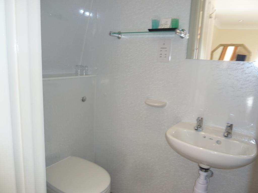 Bayliss Hall Guesthouse ويموث المظهر الخارجي الصورة